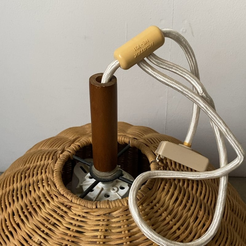 ラタン製 半ドーム型シェード ペンダント照明 3灯タイプ（メイン球2+豆