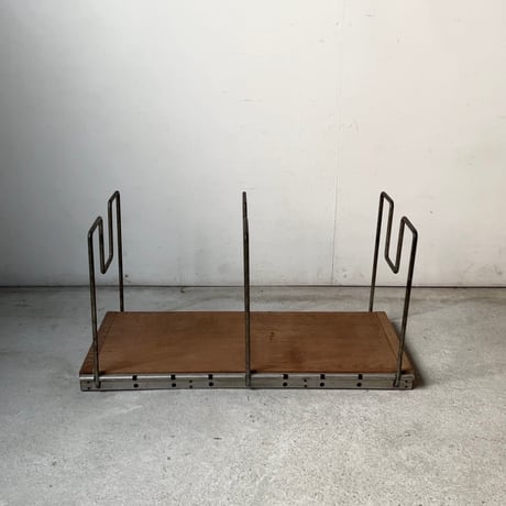 古い卓上ブックスタンド 木とスチールの本立て 昭和期 ヴィンテージブックシェルフ 本棚 美品