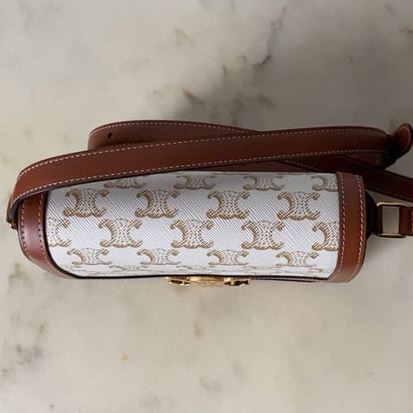 CELINE セリーヌ  ティーントリオンフ  188882BZ4.01.BC  コーティングキャンバス/カーフレザー 2022年製. 中古極美品(新品同様)