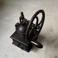 古い大き目 コーヒーミル  錆肌 黒ヤケ トロトロ グッドエイジング ヴィンテージコーヒーミル 珈琲 豆挽き 木+鉄 実働品