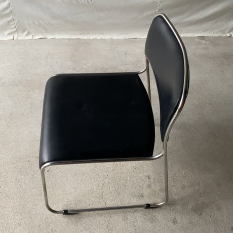 KOKUYO コクヨ  スタッキングチェア  ブラック 合皮 事務椅子 細フレーム スチール シンプルデザイン 良品