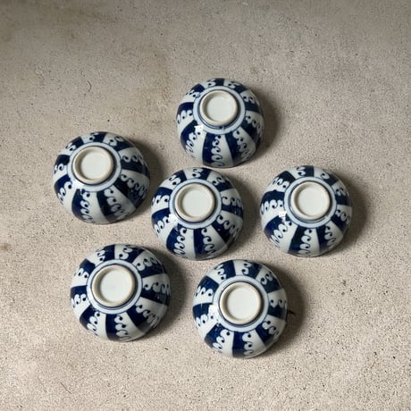 波柄の古い小鉢6客セット(1客ニュウあり)  大正 昭和初期  愛嬌抜群の波絵 染付 焼物  木箱付