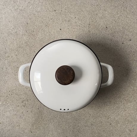 EJIRY Ampleur  エジリー社製  アンプルール BASICシリーズ ホーロー両手鍋20cm ホワイト ウッド摘み used