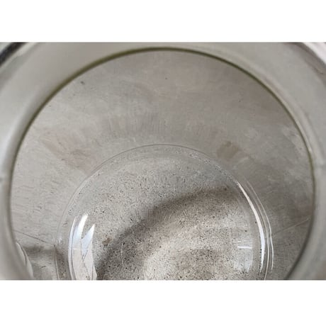アンティーク ガラスポット 高さ蓋込 25cm5L 円柱型蓋付 古い硝子の保存瓶 プレスガラス 昭和初期〜中期 ゆらゆら気泡ガラス 無色透明  完品
