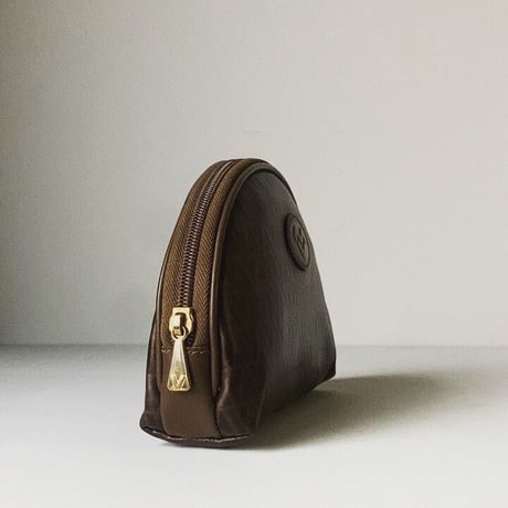 VALENTINO オールドヴァレンチノの半円型ミニポーチ コスメポーチ 小物入れ 幅約20cmの小さめポーチ 美品