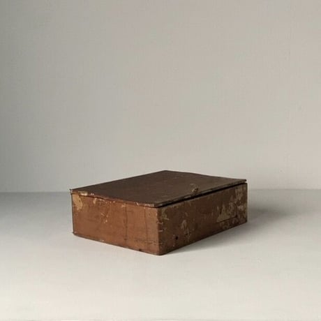 一閑張り 蓋付きの紙箱  21.5cm 紙貼り 柿渋 紐摘み  小物入れ 道具箱 墨文字 ジャパンヴィンテージ