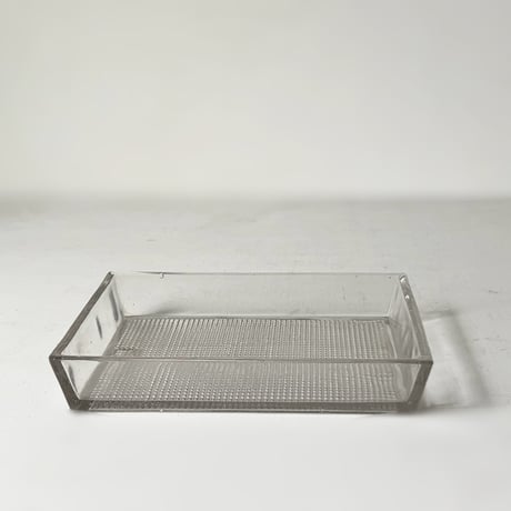 アンティーク プレスガラス スクエアトレー 幅約20cm 角皿 古硝子パッド  クリアカラー  大正期 レトロ食器 ヴィンテージ食器 気泡ガラス フルーツ皿 デザート皿 美品範疇