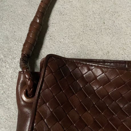 BOTTEGA VENETA ボッテガヴェネタ イントレチャート ハンドバッグ ワンショルダーバッグ レザー 焦げ茶 ブラウン レディース 中古品