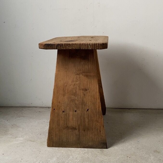 杉材 古い台　作業台 展示台 スツール サイドテーブル 古家具 アンティーク 杉材 古い台 作業台 展示台 スツール サイドテーブル 古家具