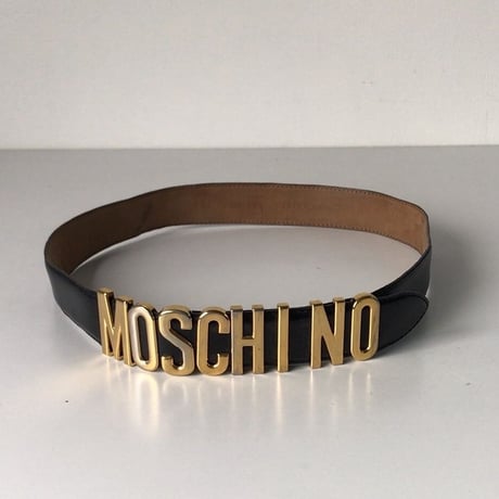 MOSCHINO  モスキーノ    ヴィンテージ  ムーブ ロゴ プレート  レザーベルト  ブラック/ゴールド  made in Italy 中古品