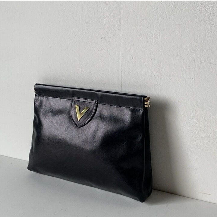 VALENTINO オールドヴァレンチノ レザークラッチバッグ ブラック 幅約