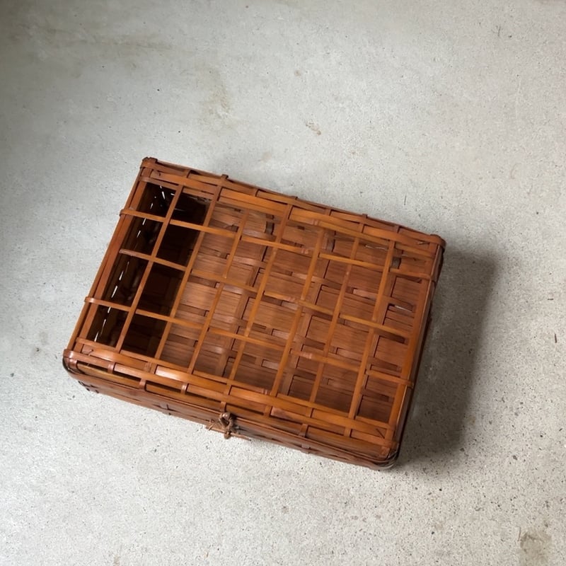 古い蓋付き竹編ボックス ひしぎ編み 蓋格子編み 楔ロック鍵付き