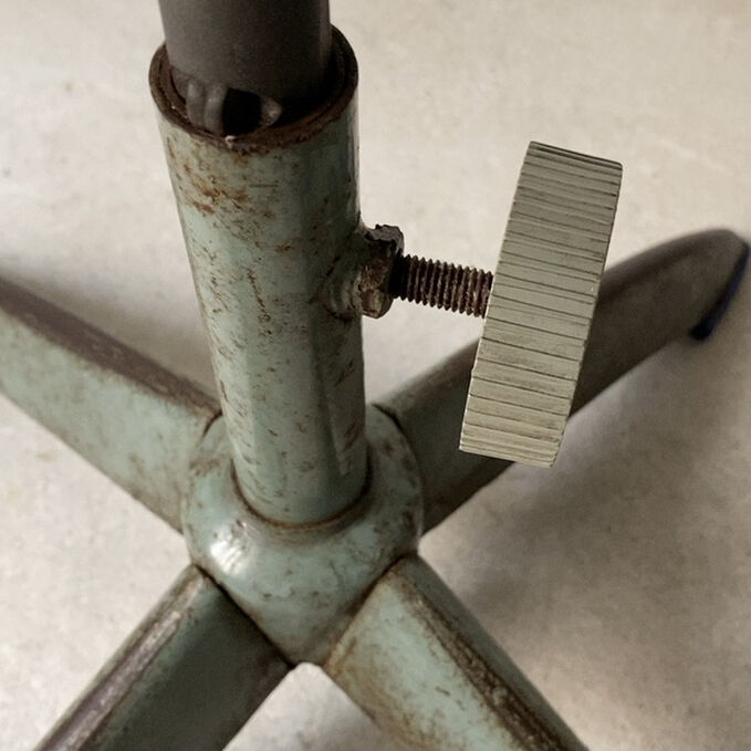 B : KOKUYO オールドコクヨ 古いコクヨの丸椅子 ヴィンテージ スチール