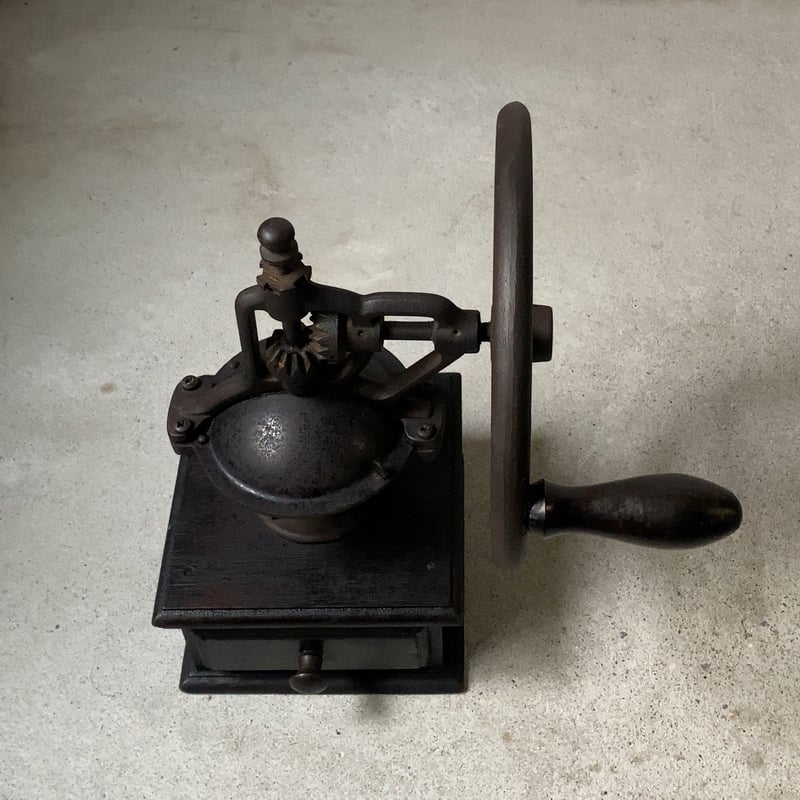 古い大き目 コーヒーミル 錆肌 黒ヤケ トロトロ グッドエイジング