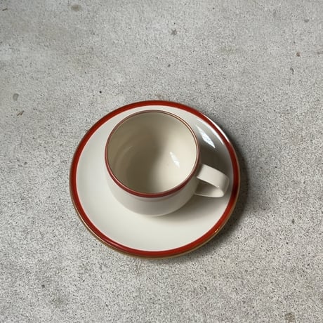 名古屋陶芸 カップ＆ソーサー　ボルドーと金彩のシンプルデザイン ハンドペイント  ヴィンテージコーヒーカップ 美品  1客の価格(ストック3客有)