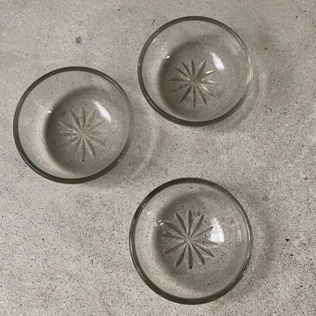 ヴィンテージ  ガラス器 菊紋様 昭和初期 気泡ガラス 深皿 小鉢 古い器 デザート器  ※3点セット