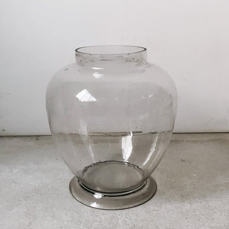 アンティーク大型ガラスポット 高さ31cm苺型古い硝子の保存瓶 硝子瓶 ガラス瓶 花器 金魚鉢 ベタ鉢 メダカ鉢 大正期 吹きガラス  ゆらゆら気泡ガラス 地球瓶