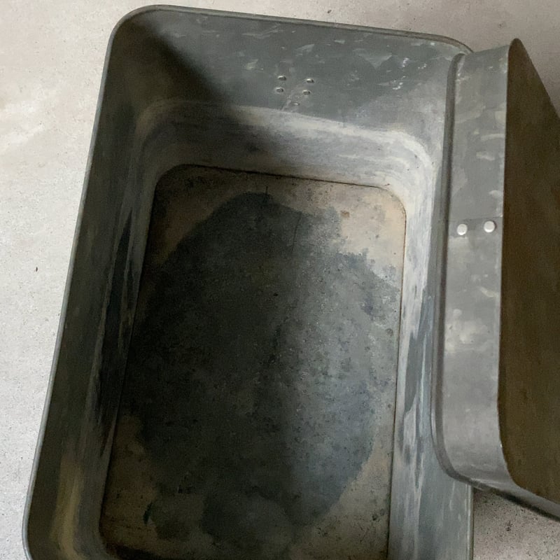 古いブリキの箱 蓋付き 持手付き ヴィンテージツールボックス ストック