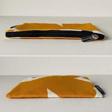 marimekko  マリメッコ  ウニッコ  マチ無しポーチ 21cm  ダークイエロー/白  好配色 好柄 好サイズ  山吹色 マンゴー 中古美品