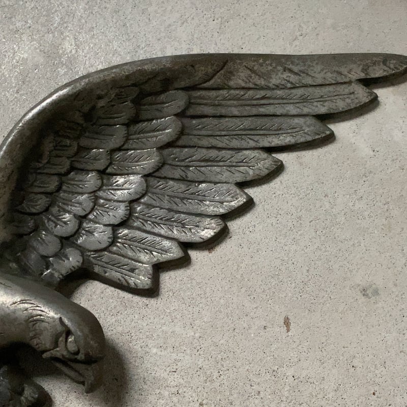 【アンティーク】額縁 額装 壁掛け 水墨画 山水画 山 鳥 鷲 鷹 オブジェ 楽天市場】鷹 タカ 猛禽類 鳥 金 縁起物 福 幸 風水 開運アート