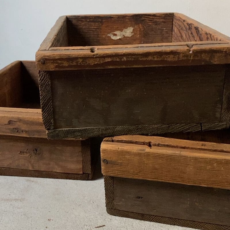 古い木箱 4個セット 小さめ 幅約24cm/奥行32cm 老舗園芸店の仕分け木箱