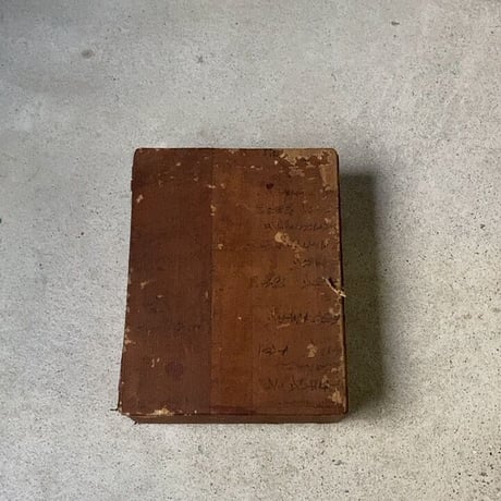 一閑張り 蓋付きの紙箱  21.5cm 紙貼り 柿渋 紐摘み  小物入れ 道具箱 墨文字 ジャパンヴィンテージ