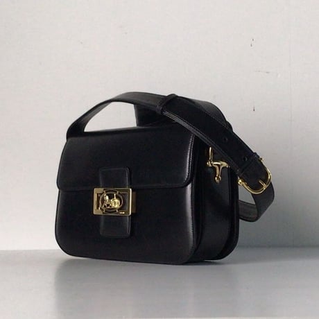 CELINE  セリーヌ  ゴールド馬車金具  カーフレザー  ショルダーバッグ   ブラック  ヴィンテージ  オールド   極美品
