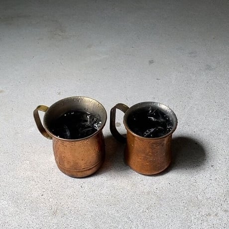 銅マグ  メーカー不明  肉厚の銅素地  やや小ぶりなサイズ感  美しいフォルム  ビアマグ アイスコーヒーマグ  良品