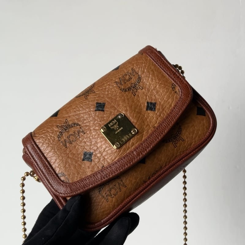 【美品】MCM エムシーエム　ボディバッグ　レザー　ヴィセトス柄　コニャック 美品】MCM エムシーエム ボディバッグ レザー ヴィセトス柄 コニャック