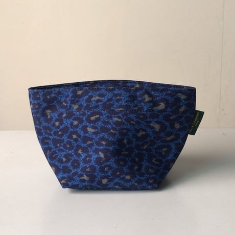 Herve Chapelier  エルベシャプリエ   2019春夏モデル    927F  パンサー  ブルー     ナイロン舟型ポーチM　ヒョウ柄  コスメ  化粧ポーチ  中古極美品