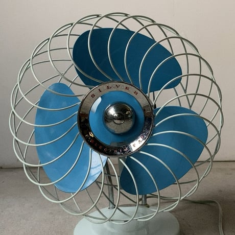 SILVER DESK FAN シルバーデスクファン (SILVER MFG.CO.LTD) ヴィンテージ卓上扇風機 小型 3枚金属羽根 レトロ家電 ブルー/クリームブルーグレー 良品