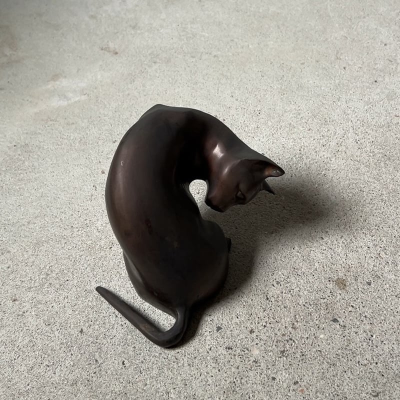 ブロンズ猫像 ヴィンテージドール 古い銅の猫 置物 しとやかな猫