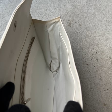 Courreges クレージュ  80sオールドクレージュ フラップ型クラッチバッグ クロコ型押し合皮 銀ロゴ 中古良品