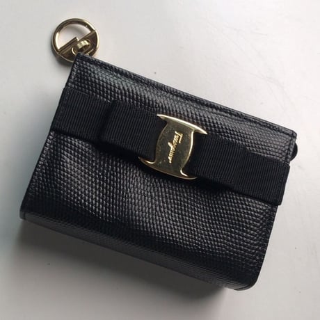 Salvatore Ferragamo  サルヴァトーレ フェラガモ　ヴァラ ミニポーチ　化粧ポーチ 小物ケース  キーリング  キーケース  コインケース　リザード型押　ブラック/ゴールド　中古美品