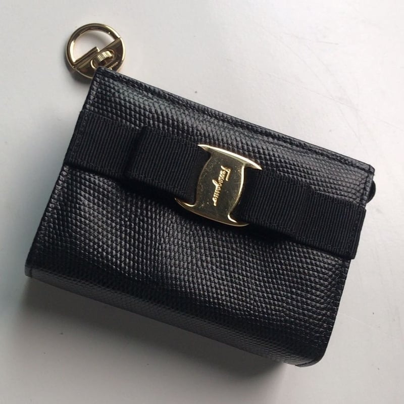 Salvatore Ferragamo サルヴァトーレ フェラガモ ヴァラ
