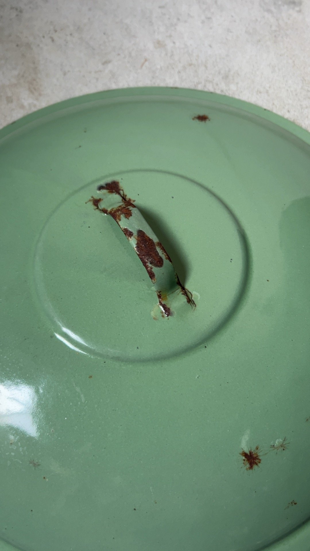 深緑の大きなヴィンテージキャニスター 深緑の大きなヴィンテージキャニスター