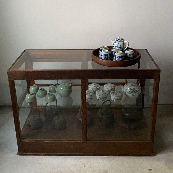 木製 ガラスケース B　ショーケース　ゆらゆらガラス　アンティーク アンティーク 木枠のショーケース 幅約85.5cm パンケース ガラスケース