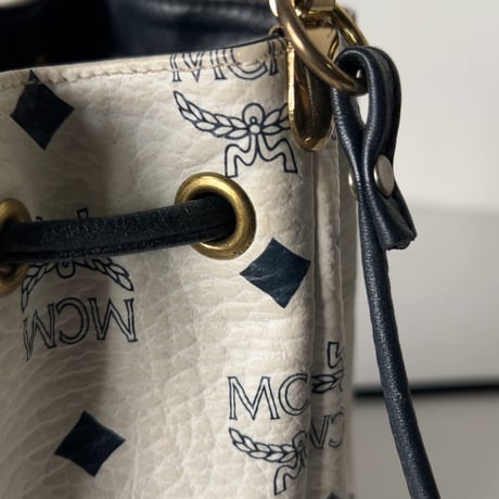 MCM オールドエムシーエム ヴィセトス柄 モノグラム ホワイト 総レザー 巾着ミニショルダーバッグ ポシェット 中古良品