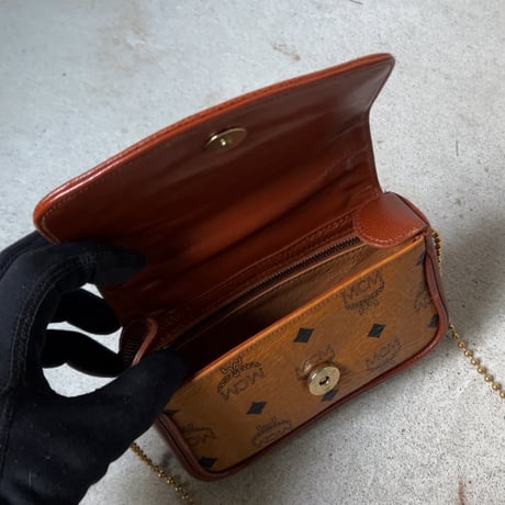 MCM オールドエムシーエム ヴィセトス柄 モノグラム コニャック ボールチェーン ミニミニショルダーバッグ フラップ ポシェット 中古美品