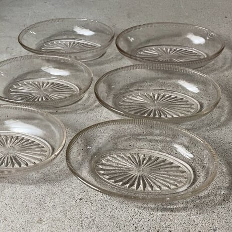 アンティーク オーバル ガラス器  1点　明治〜大正期 プレスガラス 気泡 歪なゆらゆら硝子 深め楕円デザート器 幅約15cm 完品  ※1点の価格表記、4点ございます。