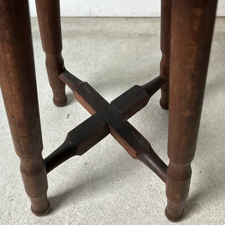 アンティーク丸椅子 広葉樹座面 黒ヤケ 飴色 トロトロ絶品エイジング 古い木の椅子 ヴィンテージスツール 日本製品 完品