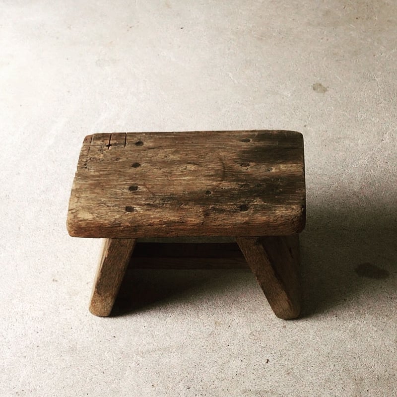 アンティーク木製作業椅子スツール 踏み台・花台・店舗備品・撮影
