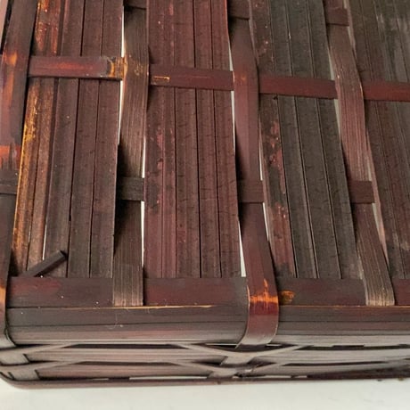 古い竹の平籠  ひしぎ編み 古作工芸品 手仕事 赤竹 中型道具箱 茶器入れ 茶籠 編み籠 良品