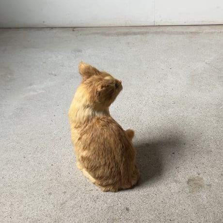 1970年代大丸販売品 猫の置物 リアルファー 茶虎 ヴィンテージドール 人形 剥製級のリアルさ  珍品