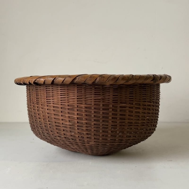 世界の民藝 細い竹材で編まれた古い籠 生産国不明 ヴィンテージ