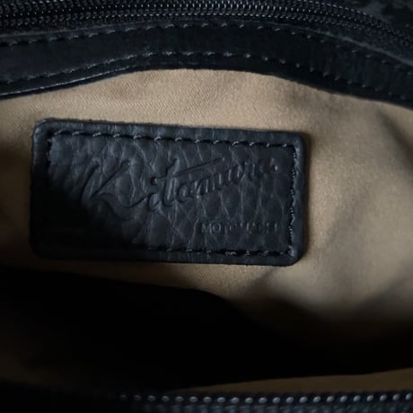 Kitamura キタムラ レザーミニトートバッグ シボ革 ブラック ゴールド金具 エンボスエンブレム 上質レザー 横浜 日本製 中古美品範疇