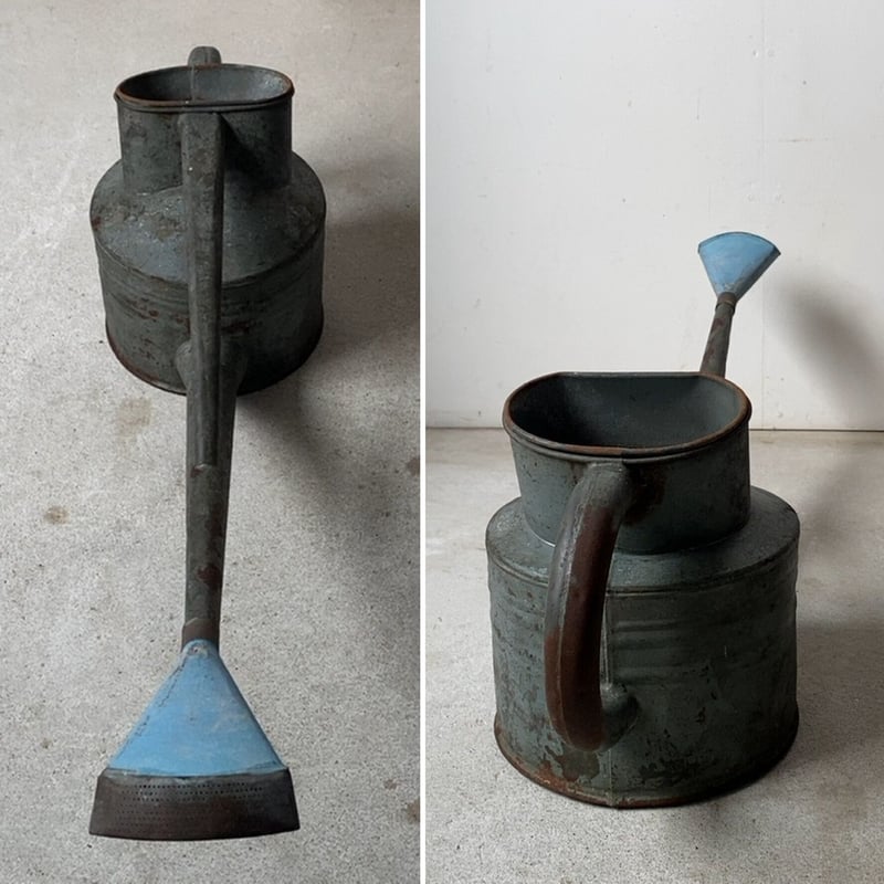 ブリキ製ヴィンテージじょうろ 水色のハス口は平ワイドな造形が