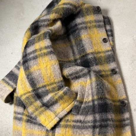 H様おまとめ品 BEAMS BOY ビームスボーイ  ノーカラータータンチェックコート  Mac & Co. S.r.l.社製のスライバーニット生地を使用  マスタード  中古美品