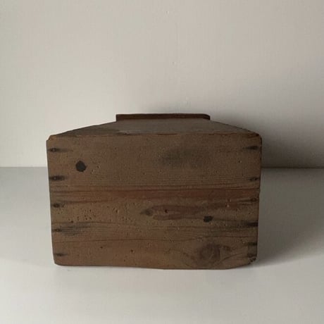 昭和初期 木製穴無し古い踏台  杉無垢材 台形 箱型 踏み台 ヴィンテージステップ グッドエイジング