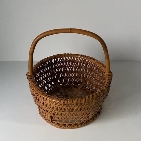 足付き茶碗籠  幅約29cm 竹編丸竹持ち手  ワンハンドルヴィンテージバスケット りんごカゴ 日本の籠 民藝 頑丈 完品